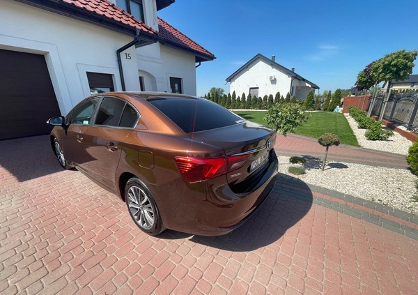 Toyota Avensis cena 45500 przebieg: 182100, rok produkcji 2015 z Środa Śląska małe 137